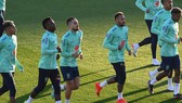 Hôm thứ tư là lần đầu tiên tuyển Brazil ra sân tập luyện với đầy đủ 26 cái tên.