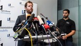 Người phát ngôn cơ quan công tố Brussels (Bỉ) Gilles Dejemeppe thông báo việc thả ông Puigdemont. Ảnh: AP