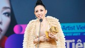 Giải thưởng được khán giả Việt Nam mong đợi nhất Nghệ sĩ Châu Á xuất sắc nhất tại Việt Nam được trao cho Tóc Tiên