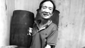 Ông Trần Ngọc Vinh, Chủ nhiệm Hội làng nghề nước nắm Nam Ô, bị tồn kho hơn 4.000 lít nước mắm
