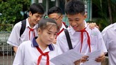 Thí sinh tại điểm thi Trường THCS Chánh Hưng (quận 8) sau bài thi môn Toán, sáng 3-6-2018. Ảnh: HOÀNG HÙNG