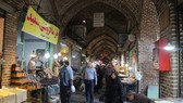 Trong lòng chợ Tabriz