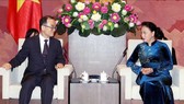  Chủ tịch Quốc hội Nguyễn Thị Kim Ngân và Viện trưởng Viện Công tố tối cao Hàn Quốc Moon Moo-il. Ảnh: TTXVN