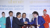 Lễ ký kết thỏa thuận phát triển quan hệ hợp tác giữa Tổng công ty Hàng không Việt Nam (Vietnam Airlines) và Hãng hàng không quốc gia Nga (Aeroflot). Nguồn: BAOTINTUC.VN