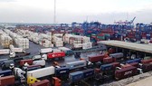 Hàng hóa thông quan tại cảng Cát Lái