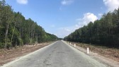  Dự án đường Hồ Chí Minh đoạn Năm Căn - Đất Mũi vừa được hoàn thành trải nhựa. Ảnh: Ban QLDA đường Hồ Chí Minh