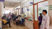 Đông đảo bệnh nhân đến khám và điều trị tại Bệnh viện Quận 9