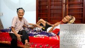 Đơn viết tay tự nguyện xin ra khỏi hộ nghèo của vợ chồng ông Nguyễn Văn Lương và bà Dương Thị Huệ (đều 90 tuổi, trú tại thôn Liên Hương)