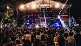 Lễ hội âm nhạc quốc tế Gió Mùa với sự tham gia của các nghệ sĩ quốc tế, thu hút đông đảo bạn trẻ tham dự