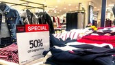 Hàng hóa của Macy’s được bán giảm giá 50%