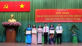 Phó Bí thư Thành ủy, Chủ tịch HĐND TPHCM  Nguyễn Thị Lệ tuyên dương các cá nhân  và tập thể tiêu biểu quận 11