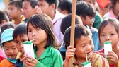 Chương trình sữa học đường: Trẻ diện hộ nghèo khó tiếp cận