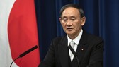 Tân thủ tướng Nhật Yoshihide Suga phát biểu trong cuộc họp báo tại Tokyo hôm 16-9. Ảnh: REUTERS