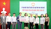 Phó Chủ tịch HĐND TPHCM Phan Thị Thắng trao hơn 5,7 tỷ đồng hỗ trợ người dân Thừa Thiên - Huế khắc phục hậu quả bão lũ