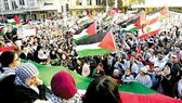 Ngày 15-5, hàng ngàn người đã diễu hành ở các thành phố Sydney (Australia)                 phản đối các cuộc tấn công của Israel vào Dải Gaza. Ảnh: REUTERS 