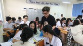 Học sinh Trường THPT Nguyễn Du (quận 10) tham gia hoạt động  trải nghiệm “Một ngày làm giáo viên”, cuối tháng 3-2021