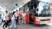 Xe buýt hoạt động tuyến Sân bay Tân Sơn Nhất - Vũng Tàu. Ảnh: THÀNH TRÍ
