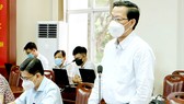 Chủ tịch UBND TPHCM Phan Văn Mãi phát biểu  tại buổi làm việc với lãnh đạo quận 7. Ảnh: THU HƯỜNG