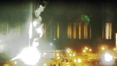 Khói bốc lên từ đám cháy tại Nhà máy điện hạt nhân Zaporizhzhia