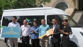Bệnh viện Nhi đồng TPHCM tiếp nhận xe  phòng chống dịch do doanh nghiệp trao tặng