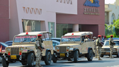 Lực lượng an ninh tại khách sạn Zahabia ở Hurghada, nơi 2 du khách Đức bị đâm chết ngày 14-7-2017. Ảnh: EPA