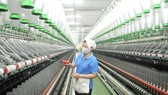 Dệt xuất khẩu tại Tổng Công ty Phong Phú. Ảnh: CAO PHONG
