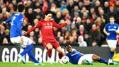 Liverpool sẽ tái ngộ Everton trong trận derby  vùng Merseyside khi Premier League được phép trở lại
