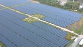 Điện mặt trời tại huyện Đức Hòa, tỉnh Long An. Ảnh: CAO THĂNG
