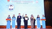 Nhà khoa học trẻ ĐH Quốc gia TPHCM được trao giải thưởng Quả cầu vàng 2020