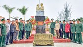 Khánh thành tượng đài “Bác Hồ với chiến sĩ biên phòng”