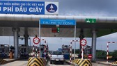 Xe dán thẻ Etag đi cao tốc TPHCM - Long Thành - Dầu Giây vẫn phải trả tiền mặt