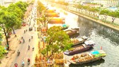 Lễ hội “Trên bến dưới thuyền” tại Bến Bình Đông, quận 8, được đưa vào  chuỗi sự kiện văn hóa, nghệ thuật, lễ hội tiêu biểu thường niên của TPHCM.  Ảnh: DŨNG PHƯƠNG