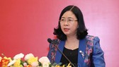 Đồng chí Bùi Thị Minh Hoài, Bí thư Trung ương Đảng, Trưởng Ban Dân vận Trung ương phát biểu kết luận Hội nghị, sáng 13-7. Ảnh: TTXVN