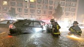 Đường phố New York ngập trong nước