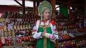 Một cửa hàng bán đồ lưu niệm ở Moskva, Nga