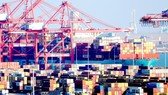Hàng hóa của Mỹ tồn ở cảng Long Beach, bang California  do khó khăn về xuất khẩu 