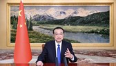  Thủ tướng Trung Quốc Lý Khắc Cường phát biểu trước các nhà lãnh đạo doanh nghiệp từ Nhật Bản và Trung Quốc qua liên kết video vào 28-11. Ảnh: Tân Hoa Xã