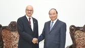 Thủ tướng Nguyễn Xuân Phúc tiếp Tổng giám đốc OFID, ông Suleiman Jasir Al-Herbish. Ảnh: VGP
