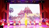 Biểu diễn nghệ thuật truyền thống của đồng bào Khmer Nam bộ tại ngày hội                                                                                         Ảnh: NGỌC CHÁNH