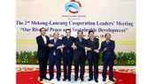 Thủ tướng Nguyễn Xuân Phúc (thứ hai từ trái qua) cùng lãnh đạo các nước tham dự Hội nghị Cấp cao Hợp tác Mekong - Lan Thương lần thứ II. Ảnh: Thống Nhất - TTXVN