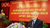Tổng Bí thư Nguyễn Phú Trọng phát biểu chỉ đạo, khai giảng lớp bồi dưỡng. Ảnh: TTXVN