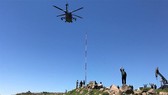 Máy bay trực thăng của liên quân sơ tán các thủ lĩnh IS 