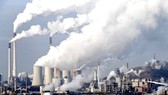 Khí thải công nghiệp là một trong những nguyên nhân dẫn đến tình trạng Trái đất ấm dần lên
