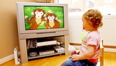 Trẻ em xem tivi nhiều dễ bị béo phì, tăng động