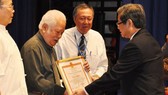 Tác phẩm nhạc kịch Người giữ cồn (âm nhạc: Ca Lê Thuần, kịch bản: NSND Vũ Việt Cường) đoạt giải nhất Giải thưởng VHNT TPHCM  lần thứ 1 giai đoạn 2006-2011