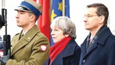 Thủ tướng Anh Theresa May và Thủ tướng Ba Lan Mateusz Morawiecki ngày 21-12, tại Ba Lan