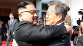 Hai nhà lãnh đạo Triều Tiên gặp nhau tại làng đình chiến Panmunjom