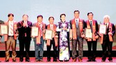 Chủ tịch Quốc hội Nguyễn Thị Kim Ngân trao danh hiệu “Nông dân Việt Nam xuất sắc 2018”