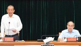 Phó Thủ tướng Thường trực Trương Hòa Bình phát biểu trong buổi làm việc của Đoàn khảo sát Ban Chỉ đạo tổng kết 10 năm thực hiện Chỉ thị 39-CT/TW với Thành ủy TPHCM. Ảnh: VIỆT DŨNG