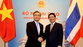 Phó Thủ tướng, Bộ trưởng Bộ Ngoại giao Phạm Bình Minh trong lần tiếp đón Bộ trưởng Ngoại giao Thái Lan Don Pramudwinai tại Nhà khách Chính phủ. Ảnh: ĐCSVN